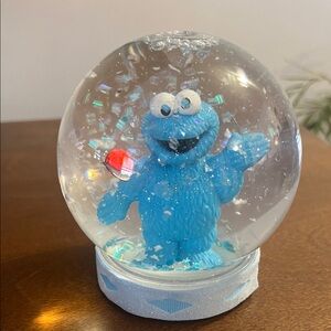 COOKIE MONSTER Snow Globe